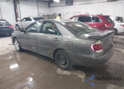2005 Toyota Camry Se z USA, uszkodzony, nr VIN 4T1BE32K45U628374